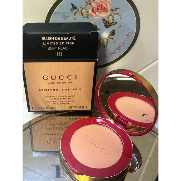 Gucci Limited Edition Cheeks & Eyes Powder - 10 SOFT PEACH - NEW IN BOX 0.19 oz - Picture 1 of 3